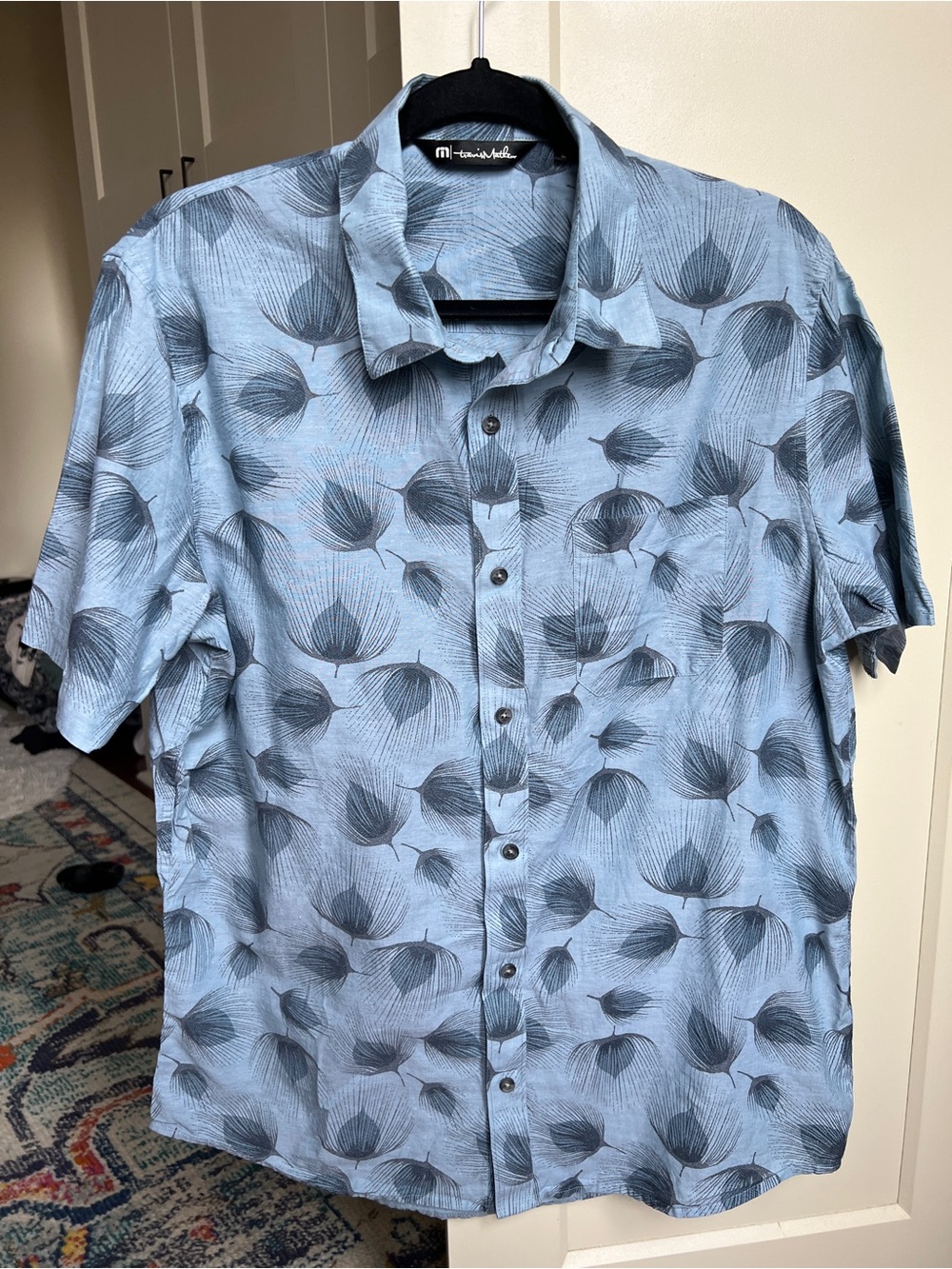 TravisMathew On the Bank Short Sleeve Button Front Shirt - Size L